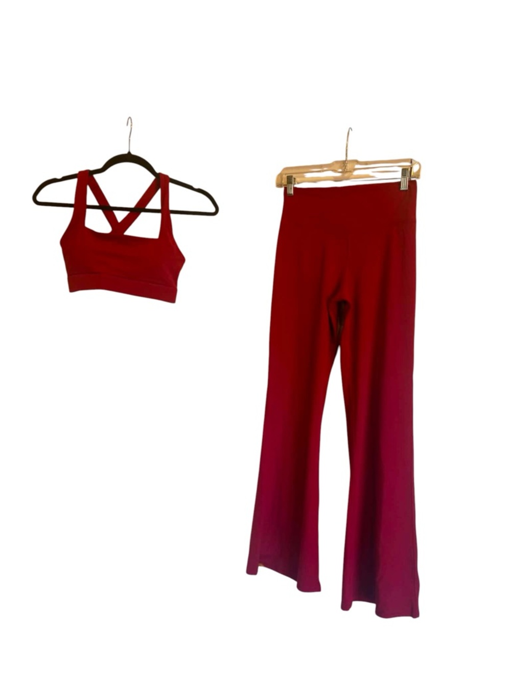 NWOT Vuori flare leggings and bra set Strawberry Size M leggings and small bra
